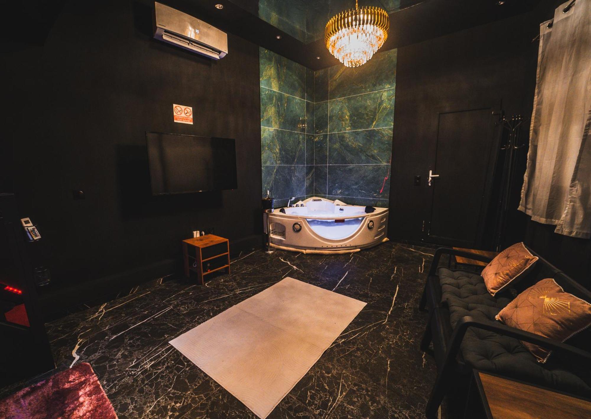 Amour D'Une Nuit, Loveroom Sarcelles Esterno foto